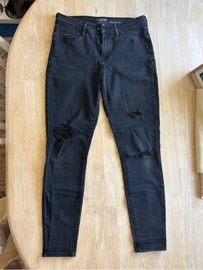 Women’s Black Distressed Skinny Jeans - Mid-Rise
